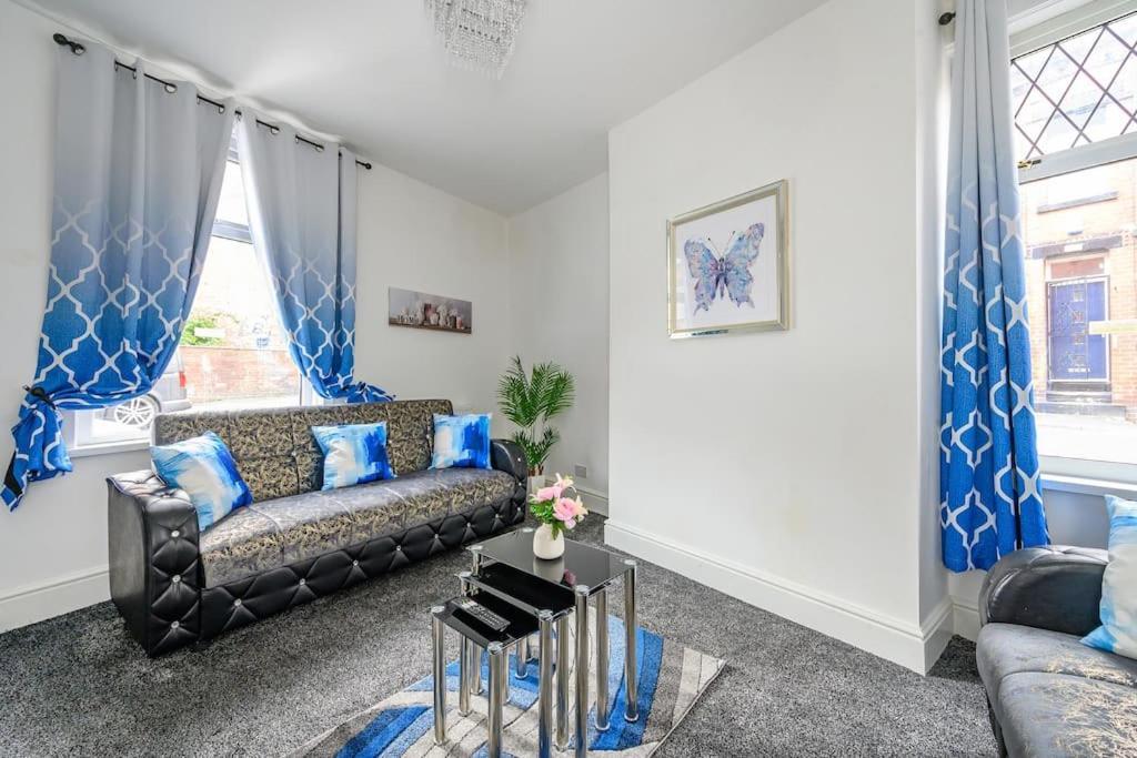 -16Pt- For Your Relaxed & Cosy Stay & Free Parking Leeds  Buitenkant foto